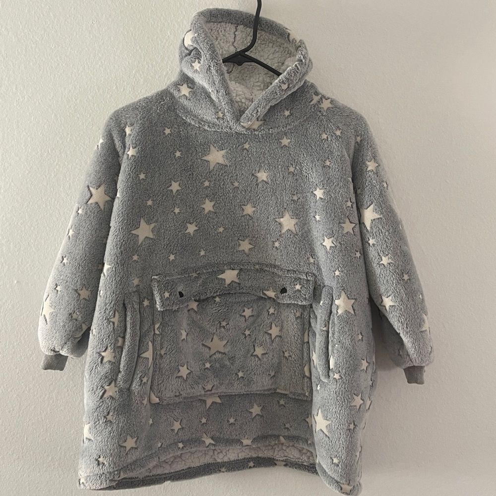 Gray Star Patterned Hoodie